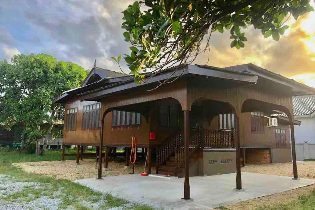 De RhuMaa Homestay Kuala Terengganu Luaran gambar